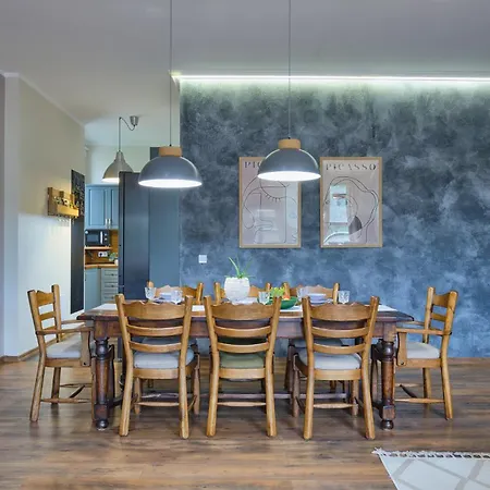 Premier Luxury Center * גברובו
