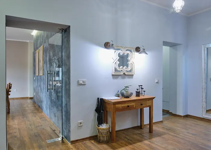 Premier Luxury Center